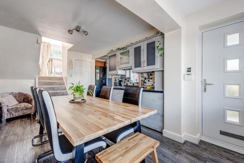 20WillowCrescent(Interior)-8.jpg