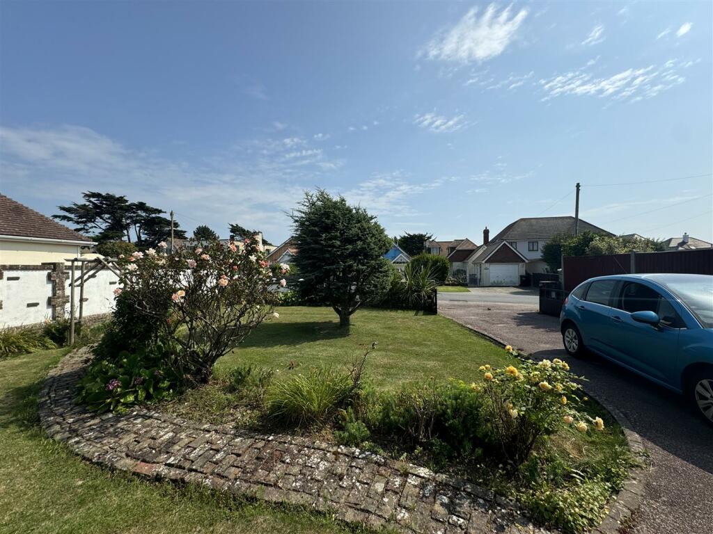 FRONT GARDEN