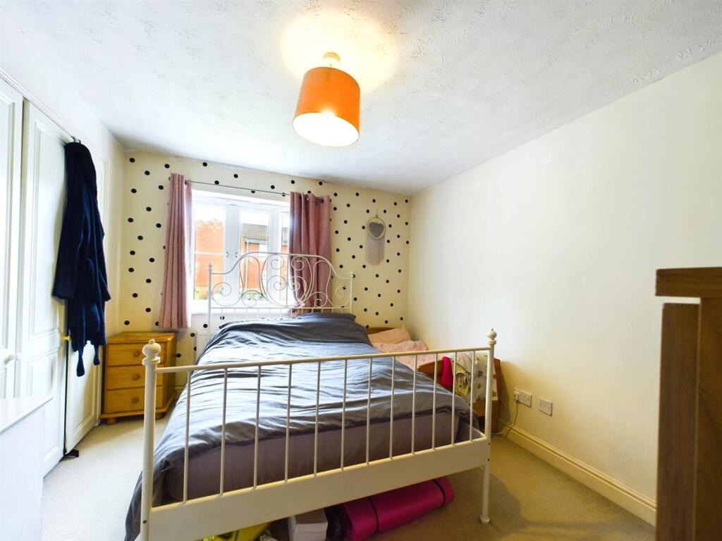 BED 1.jpg
