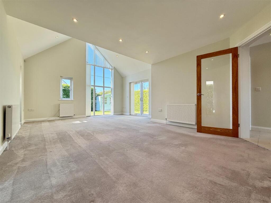Living Room.JPG