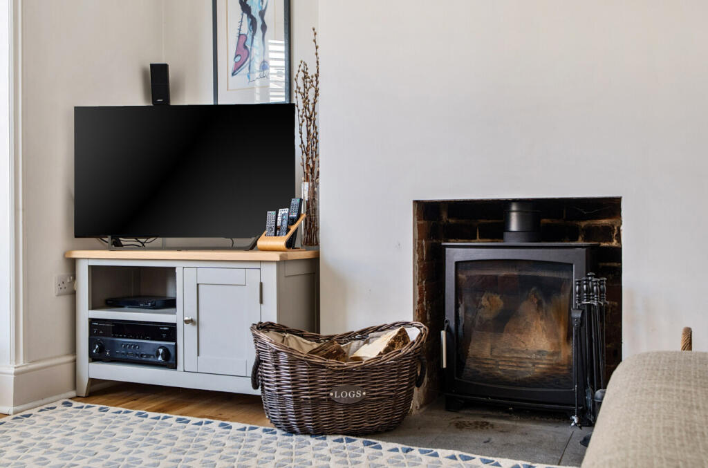 1318278-23-6863f0...