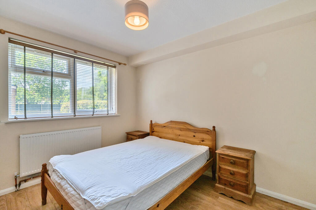 32-6821e282e2832-...