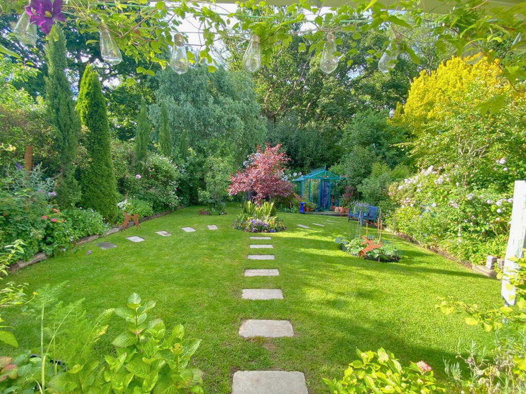 4f8b83ce-43c9-4d99-9b97-091f8e5a792c