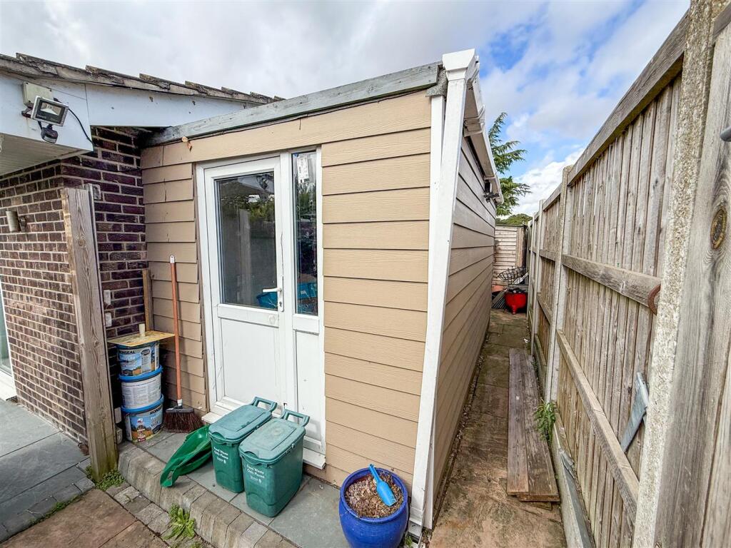 STORAGE SHED/GYM
