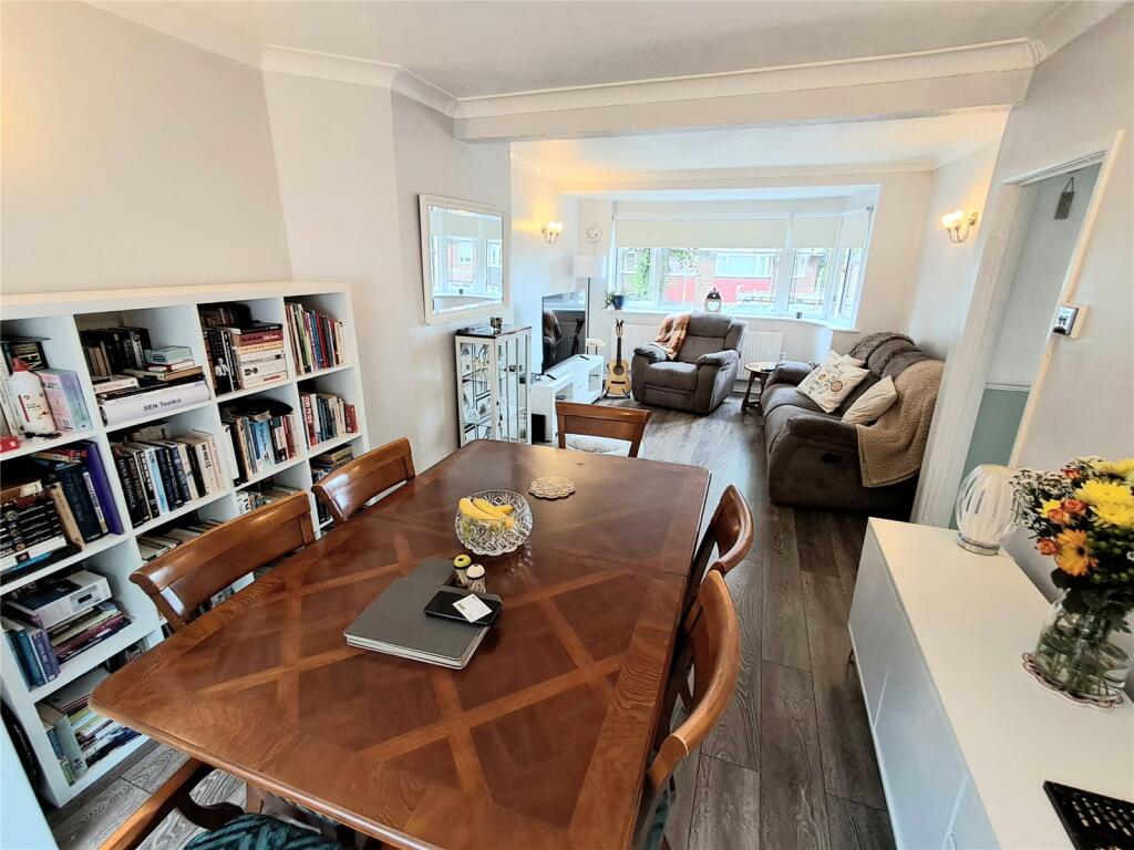 Through Lounge Diner