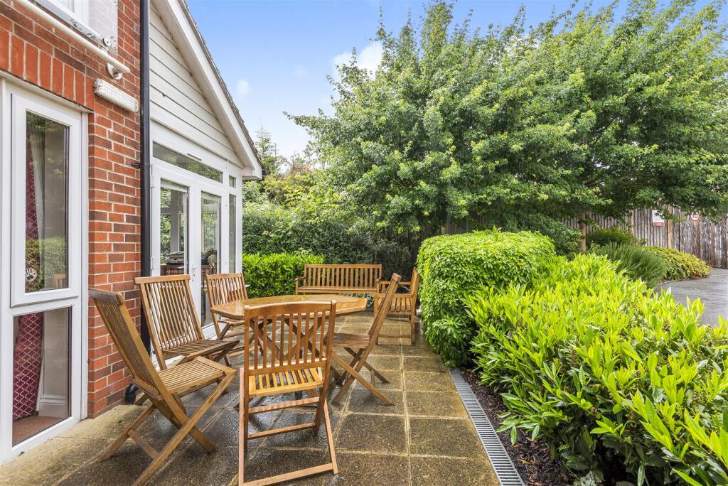 Owners Patio Area.jpg