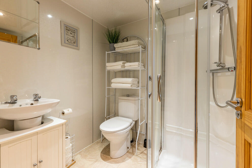 Log Cabin Shower ...