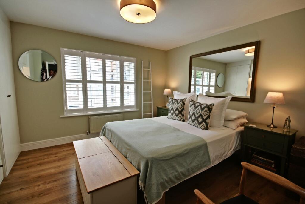 Flat 2 6 Holford Way - Bedroom 1-window