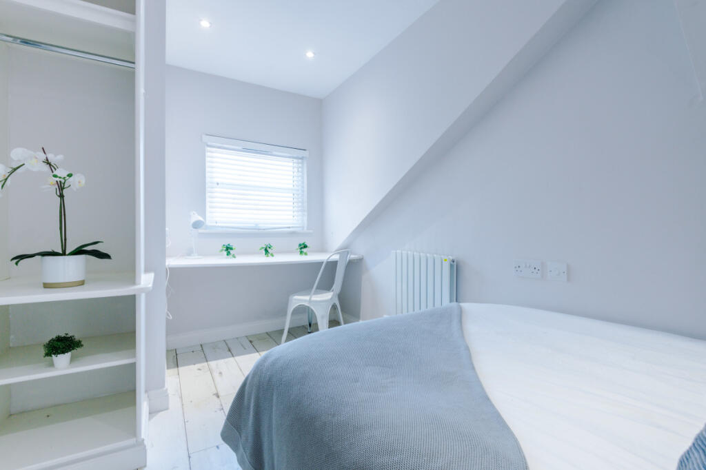 27 Woodcroft Road Bedroom 20