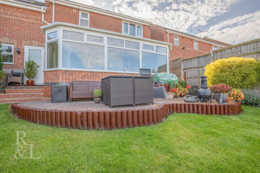 3 Boncroft Gardens (28).jpg