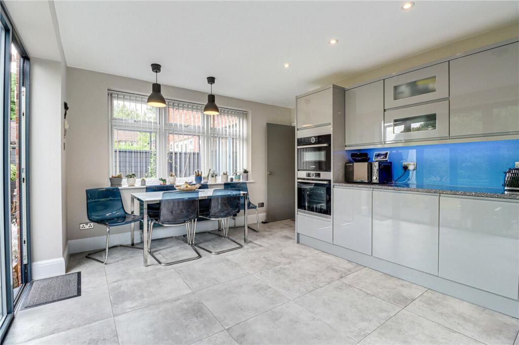 Kitchen/Dining