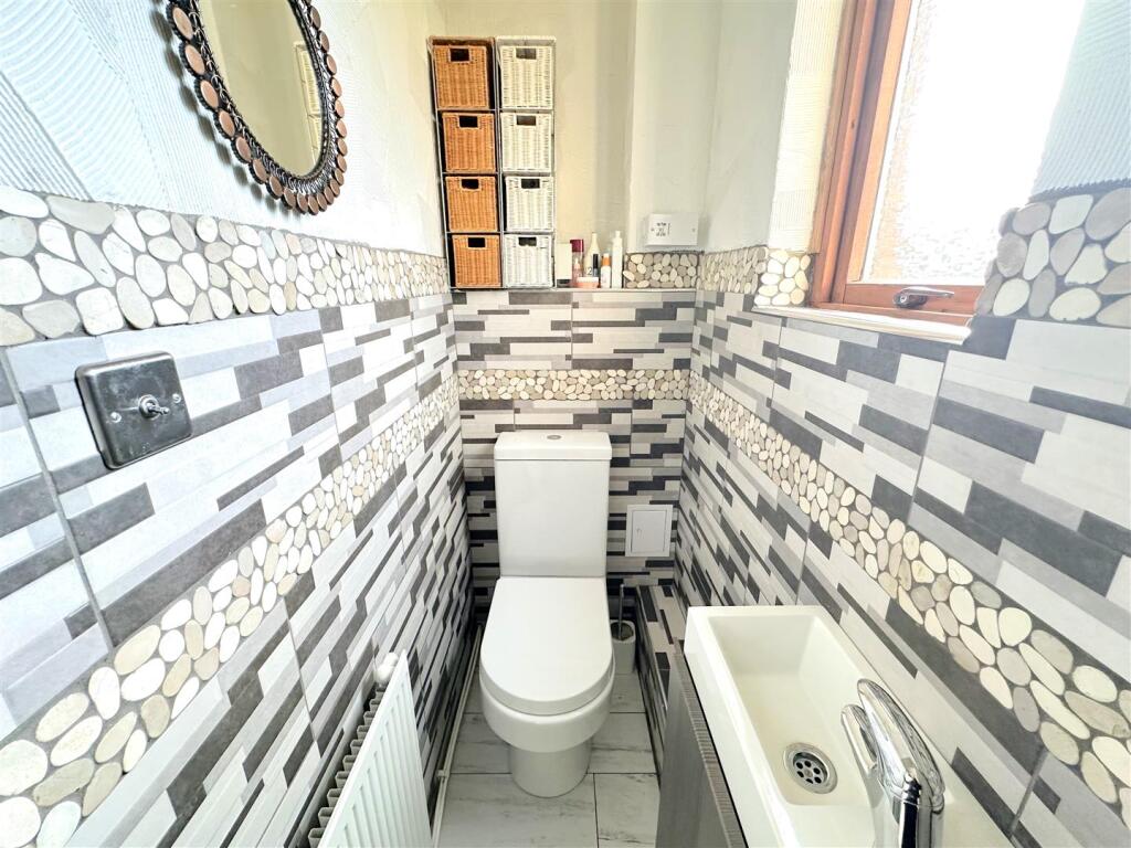 Cloakroom/WC