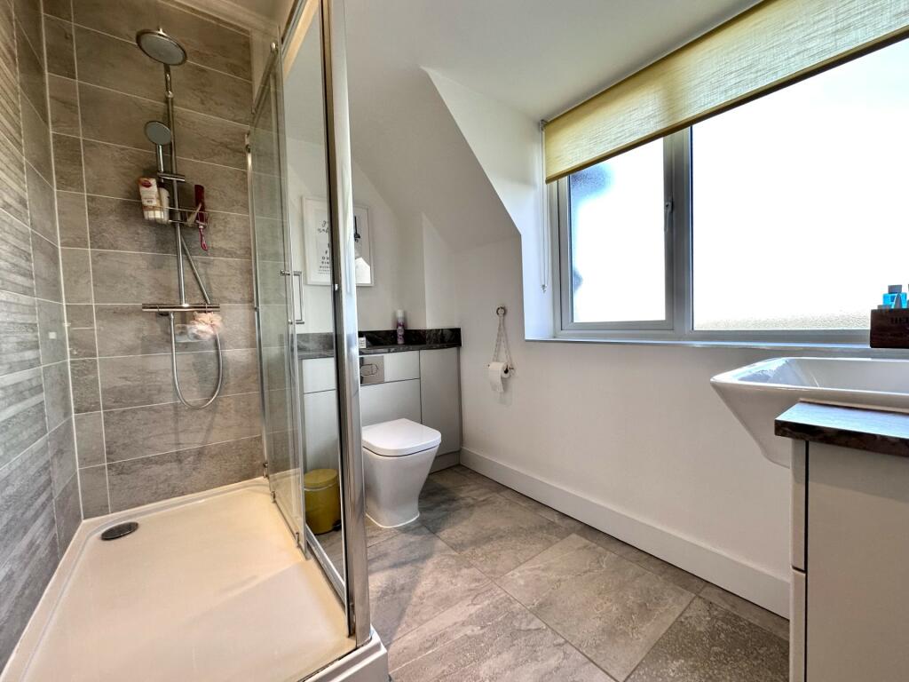 En-Suite 2