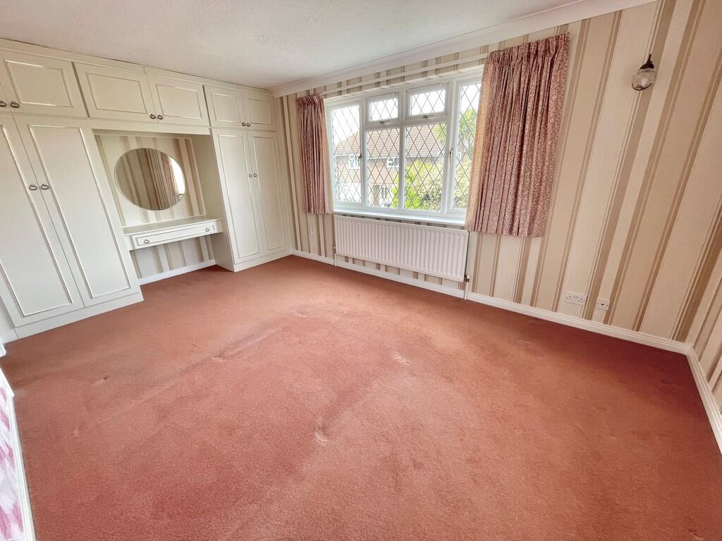 12 Acorn Close Be...