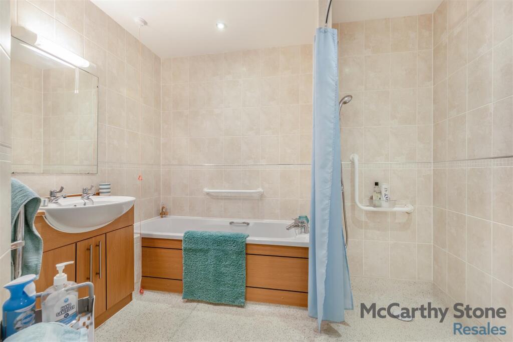 8672483-interior07.jpg