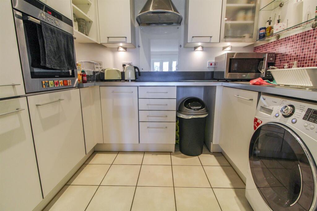 kitchen_1.jpg