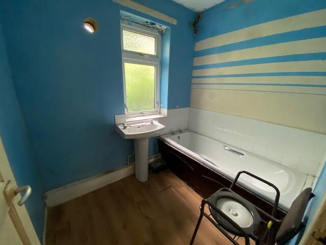 BATHROOM T202508221234.jpg