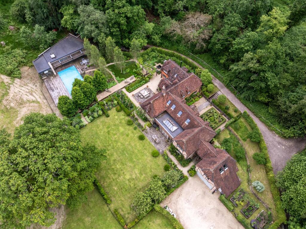 Roundless Cottage, High Button, GU8 6NR-26.jpg