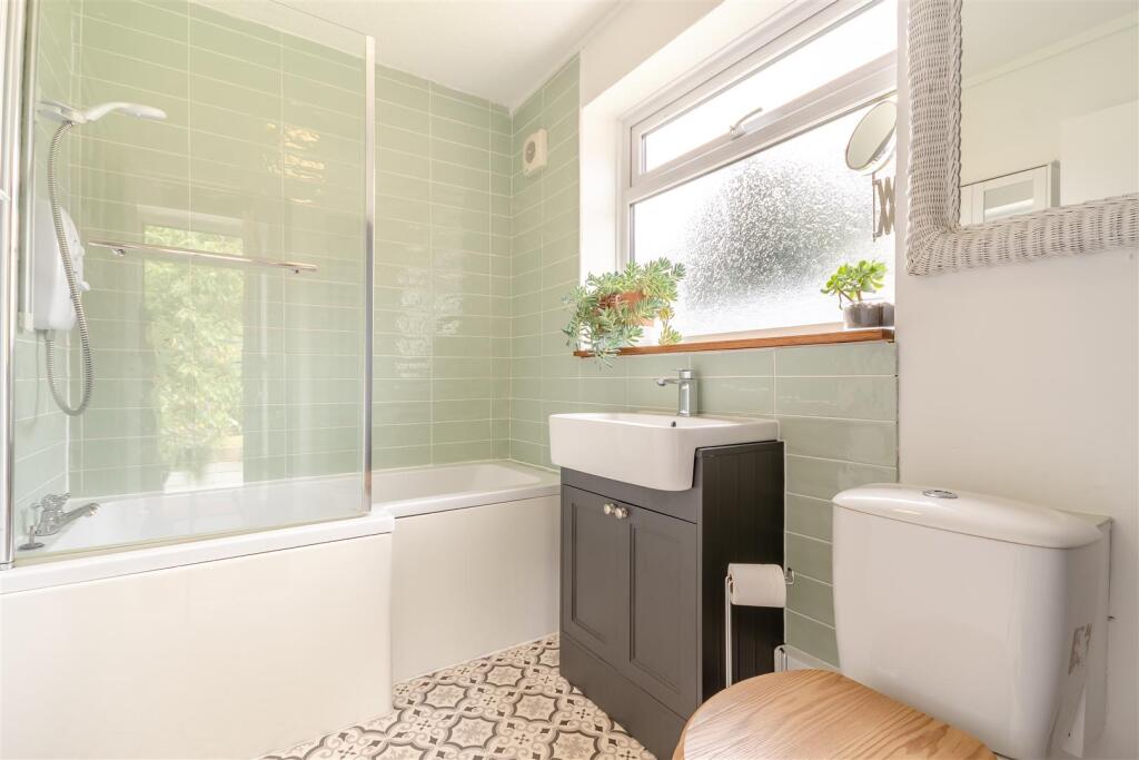 8656910-interior15.jpg