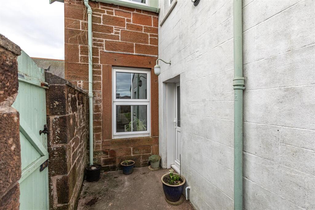 2 Alpine Crescent Thornhill 39.JPG