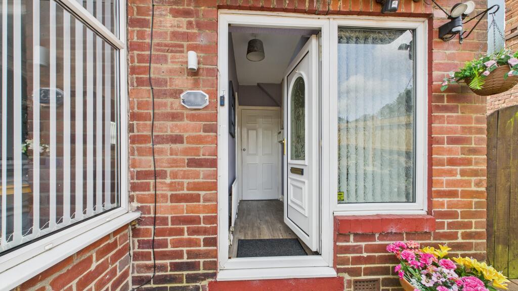 Denhill Park - Entrance (1)