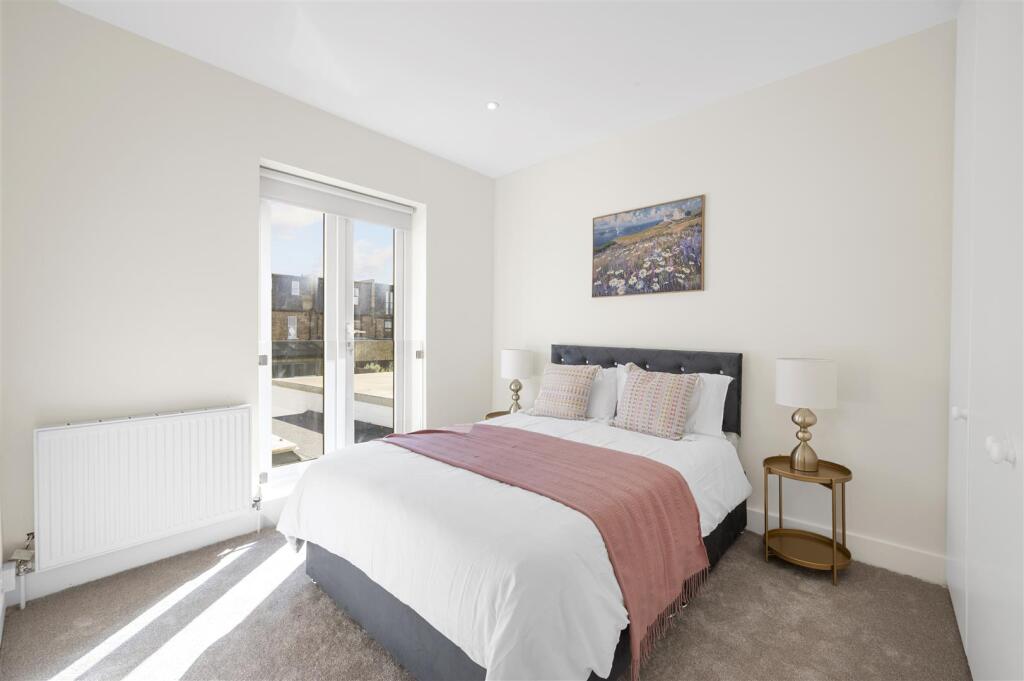 39 ASTON ROAD,15.jpg