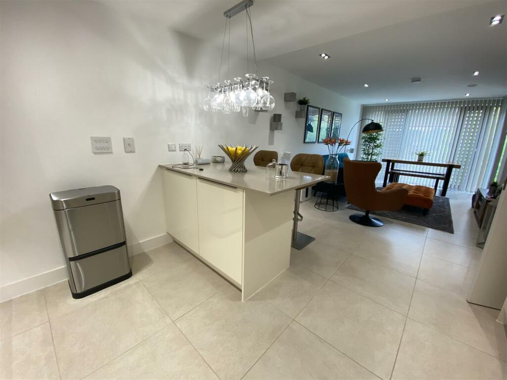Living Kitchen Area