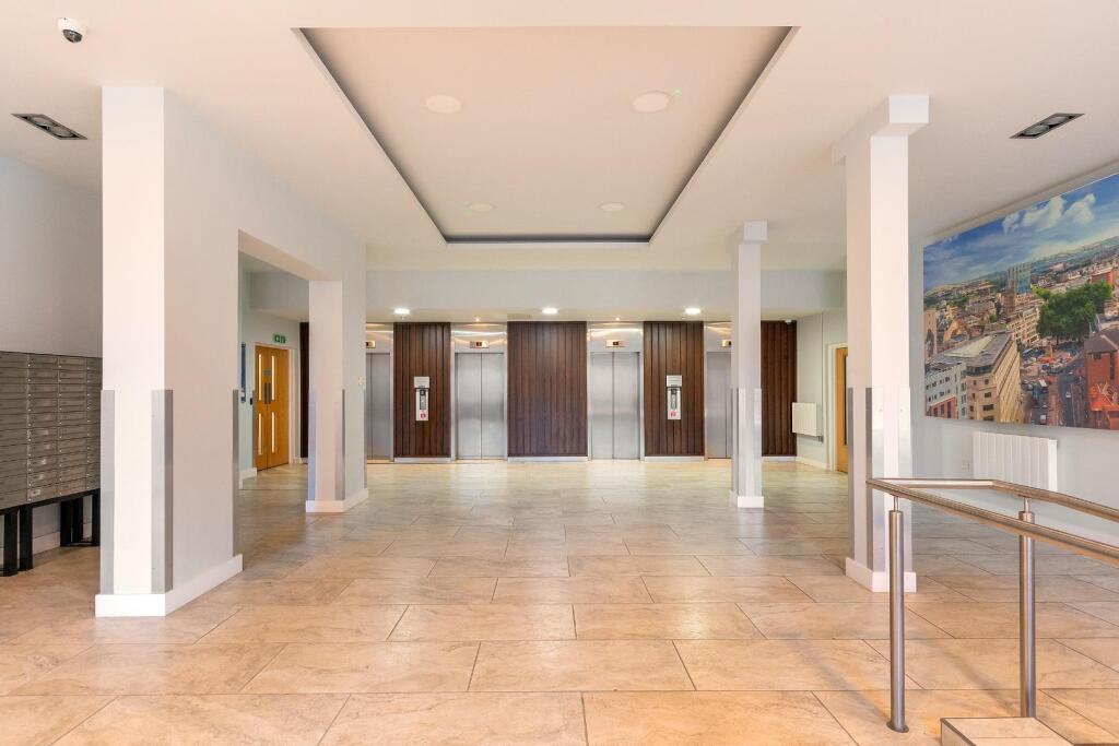 11N04OCC - Entrance B.jpg