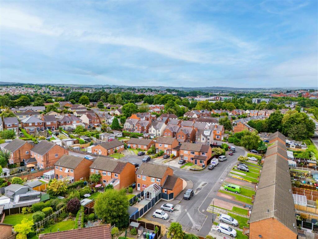 2 St James Close-9.jpg