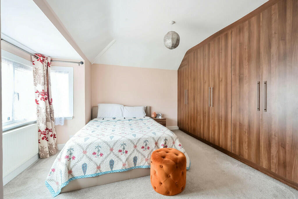 10776_HRW210453_I...