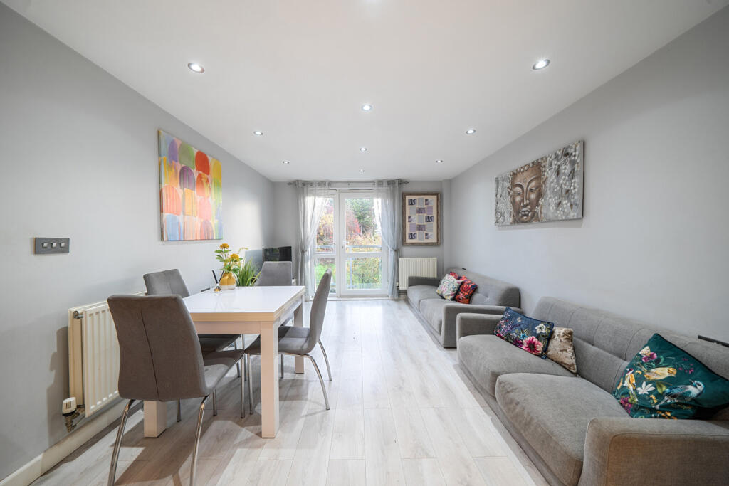 1376078-8-690dc49...