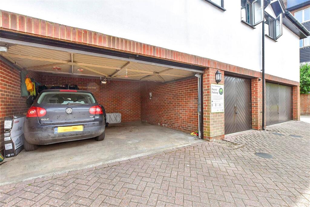 Garage.