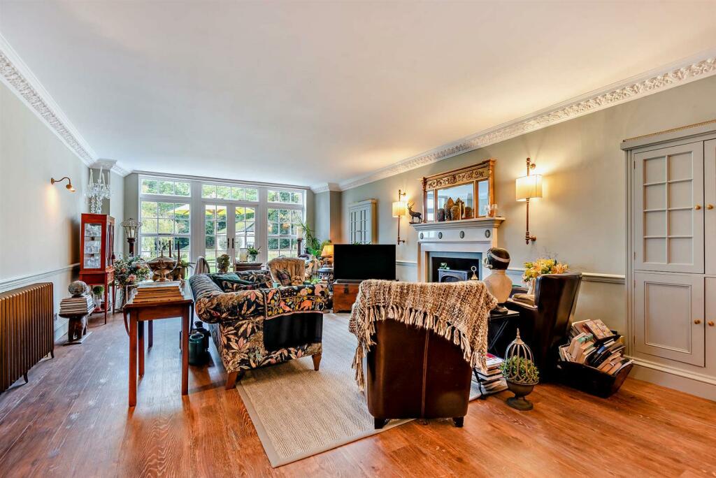8625116-interior18-800.jpg
