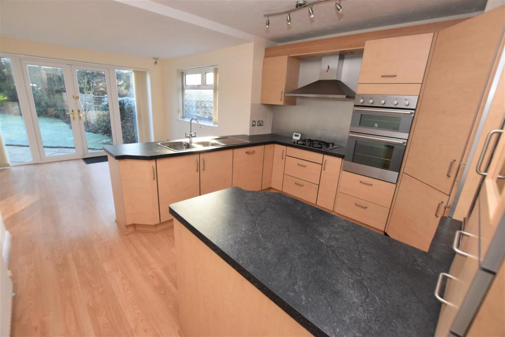 Kitchen Area.jpg