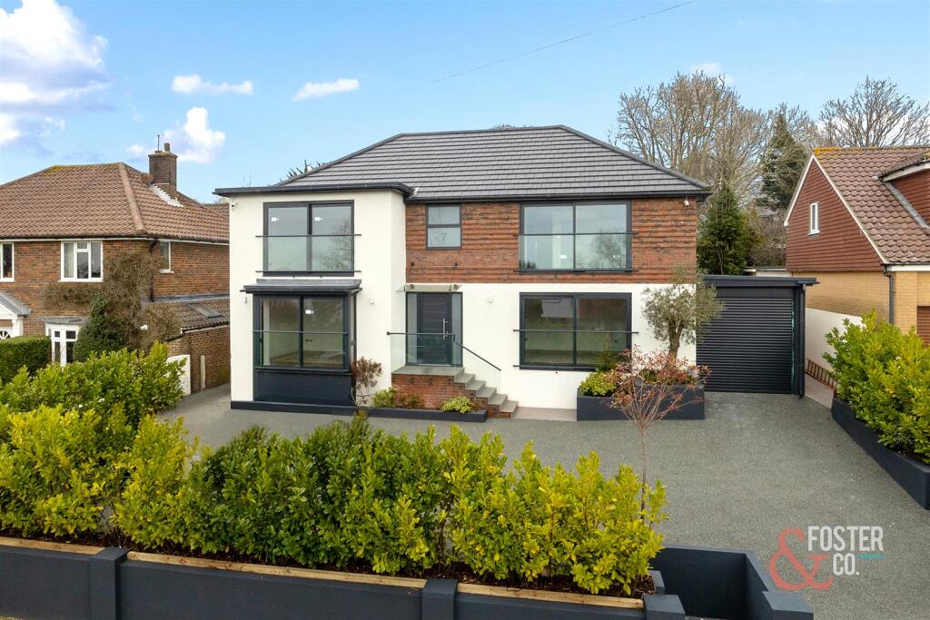 Meadow Close 7 Extra Front Shots-003(1).jpg