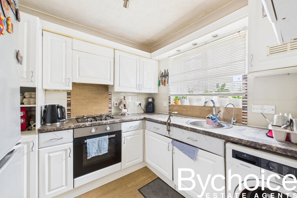 CAM05454G0-PR0063-STILL008