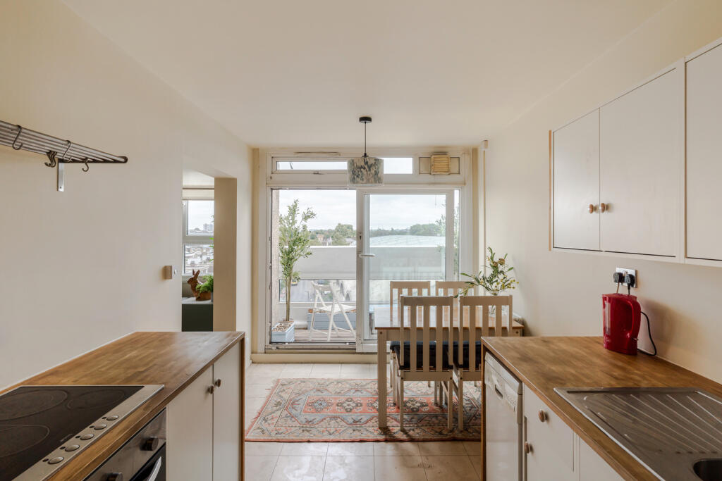 302959 - Flat 17, Edrich House-27.jpeg