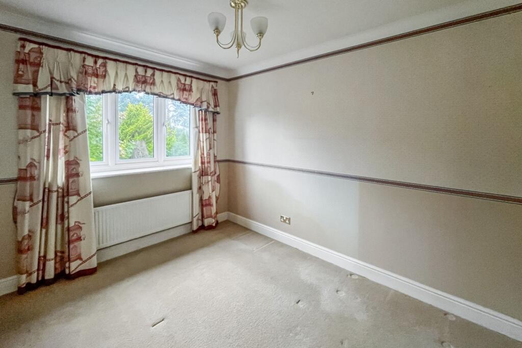 1 Deacon Place, Caterham, Surrey, CR3 5FN