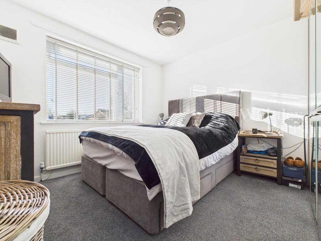 CAM04332G0-PR0205...