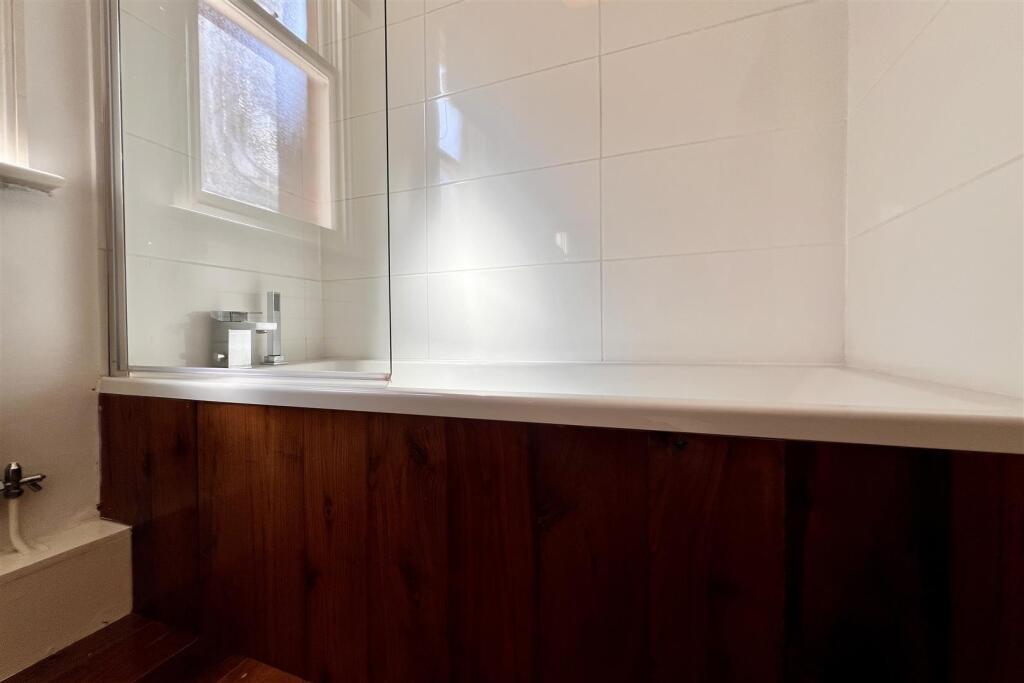 Eldorado Road - Bathroom