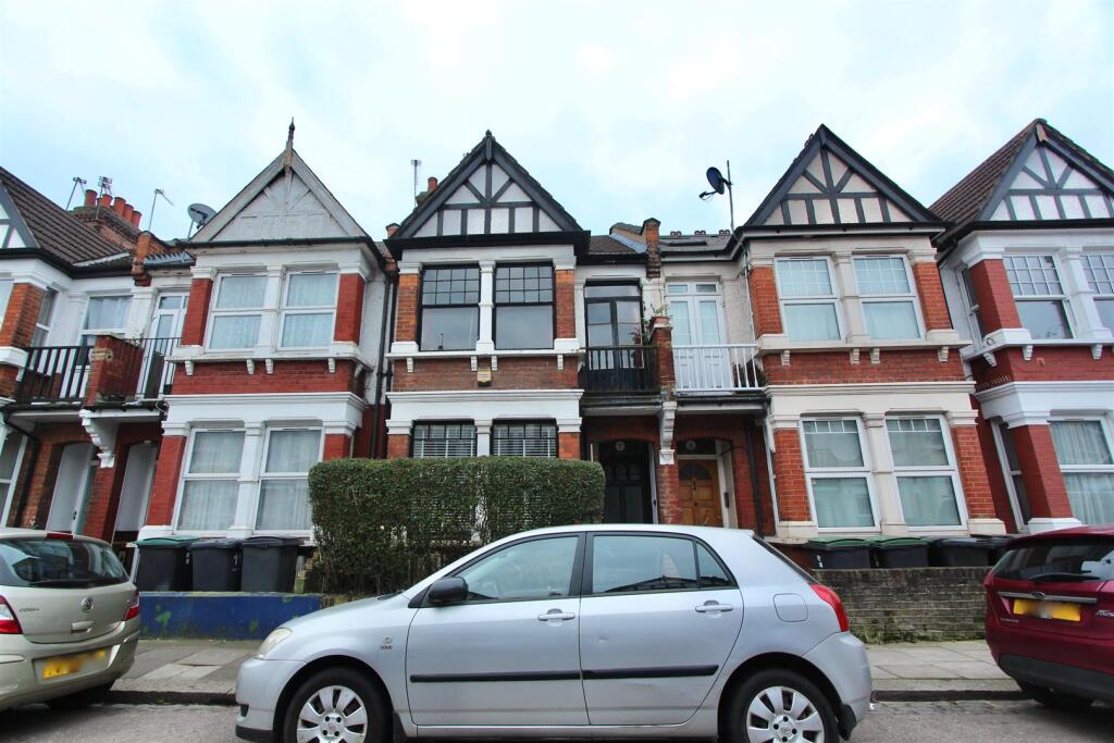 St. Margaret's Avenue, N15