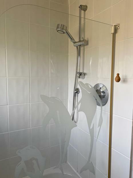 2 South Close Shower over bath