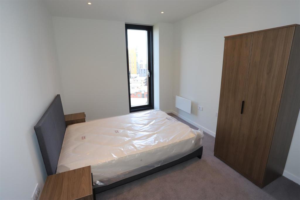 bedroom 2.JPG