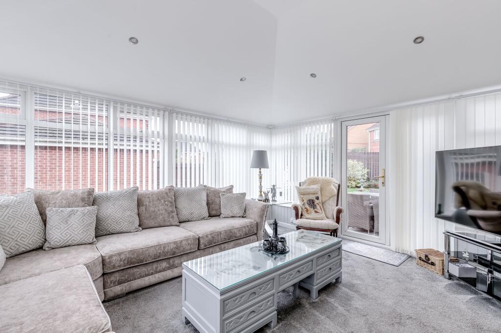 Sun room/Family room