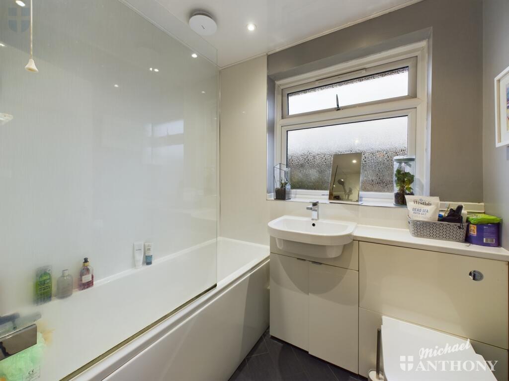 CAM03852G0-PR0159-STILL007