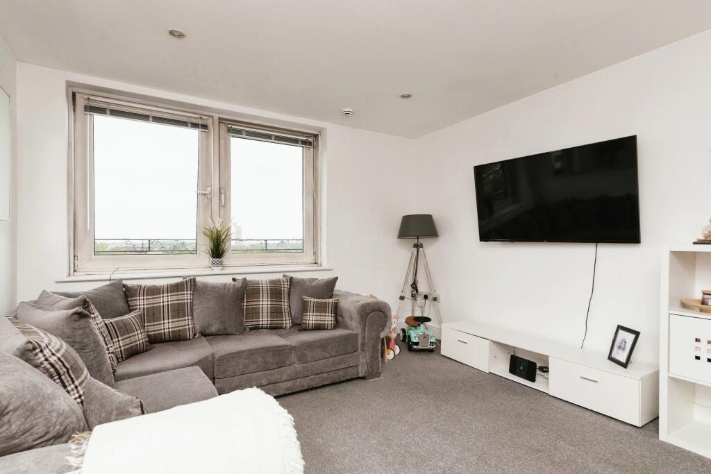 Living/Dining Area