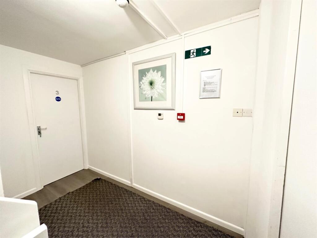 2nd floor landing.jpg