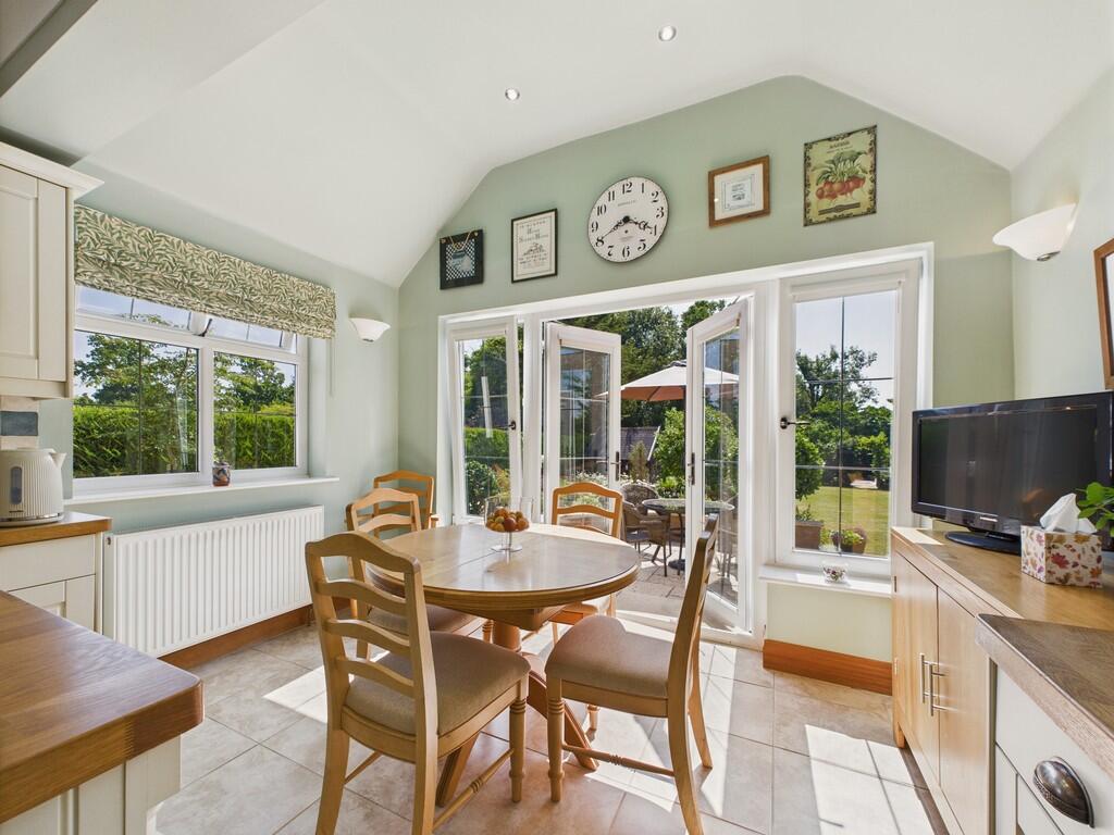 CAM04092G0-PR0079...