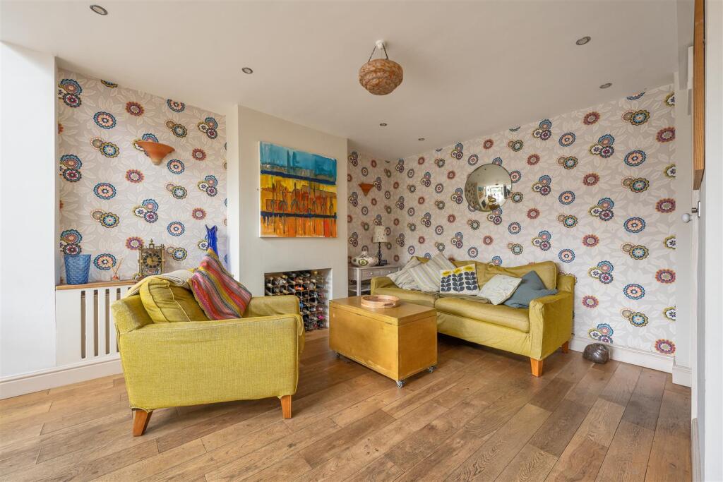 Beacontree Avenue, E17