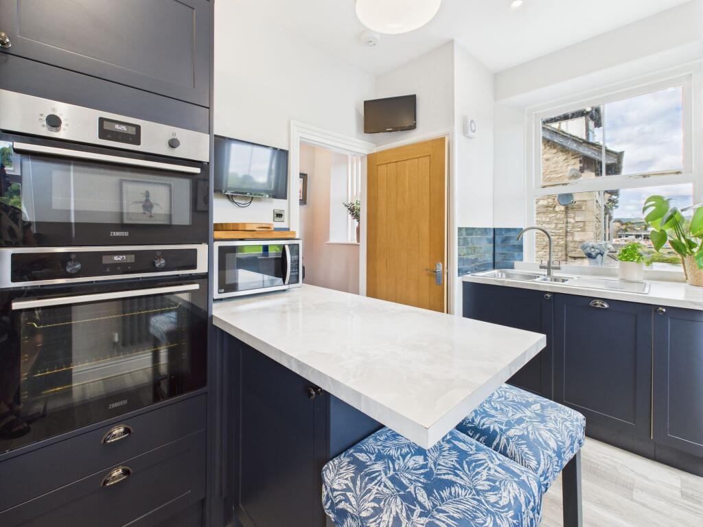 Main Breakfast Kitchen